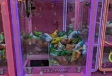 Claw machine crackdown in Thailand targets student routes