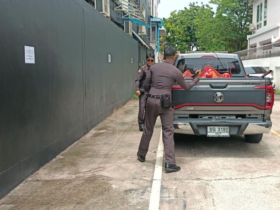Cone, not forgotten! Pattaya clamps down on parking space hogs | News by Thaiger