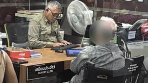 Pattaya babe steals disabled Aussie man’s cash while he showers