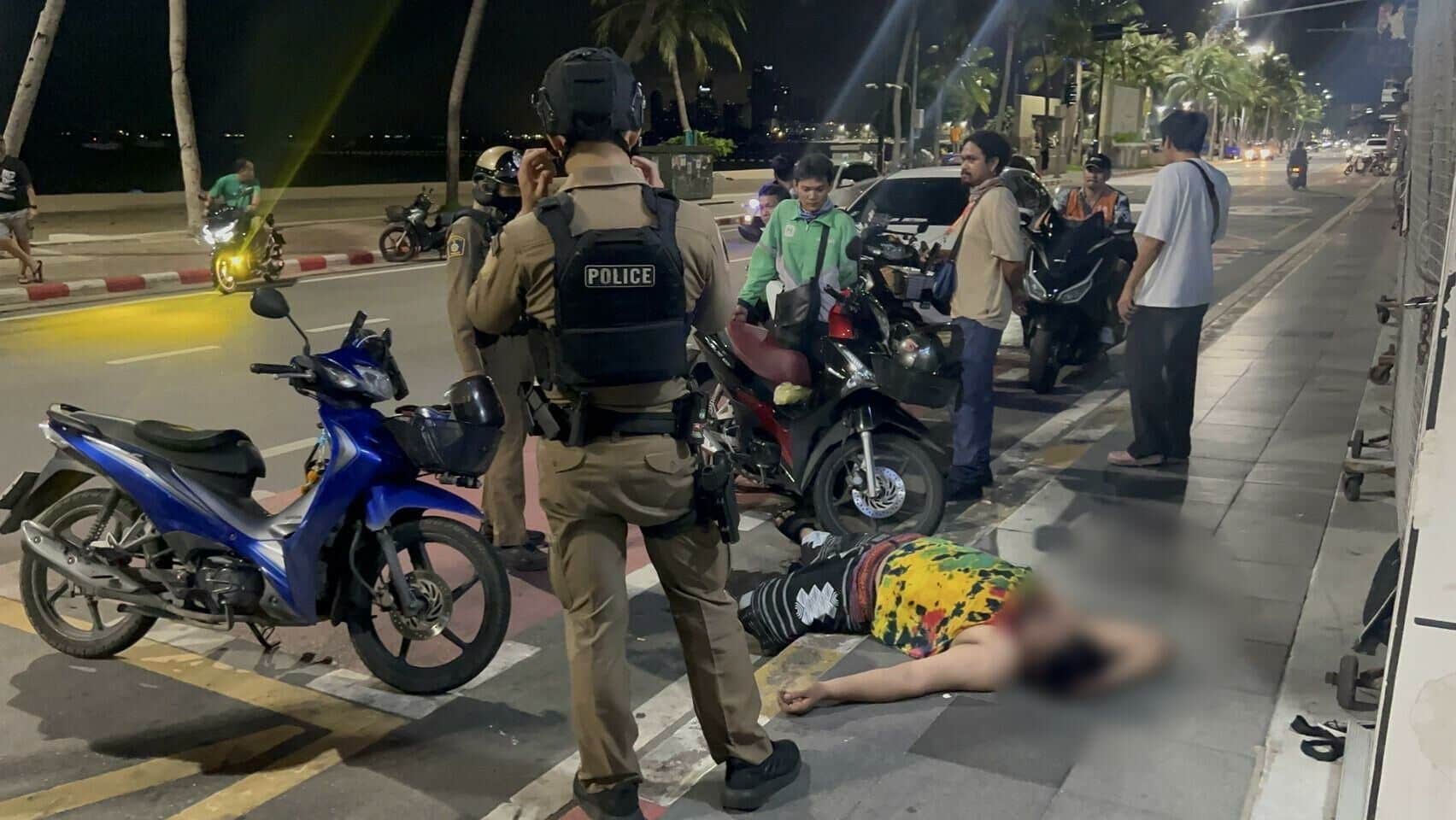 Drunk Indian tourist climbs taxi roof in Pattaya beach meltdown | News by Thaiger