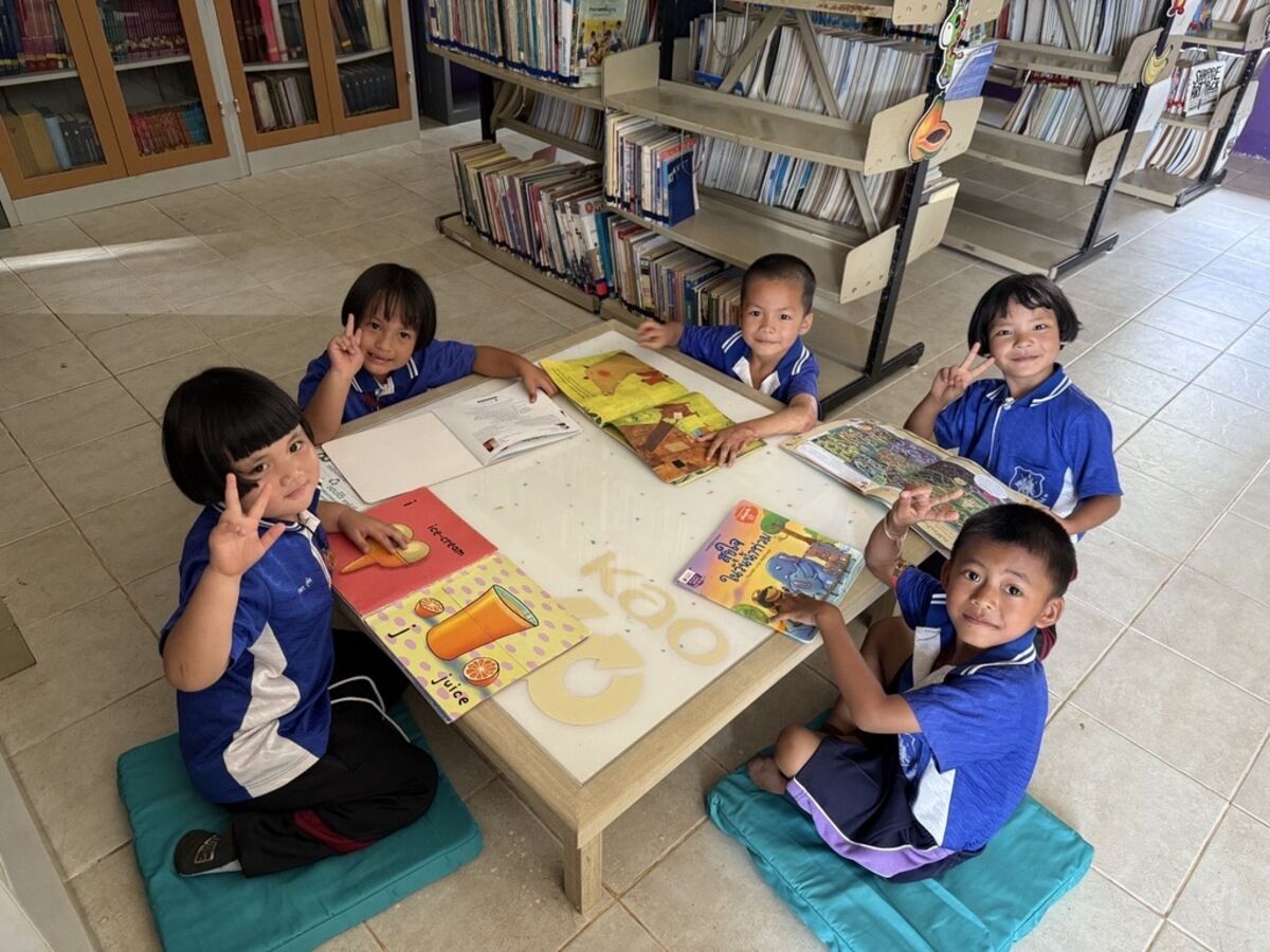 Kao Thailand: Recycled furniture for border patrol police schools