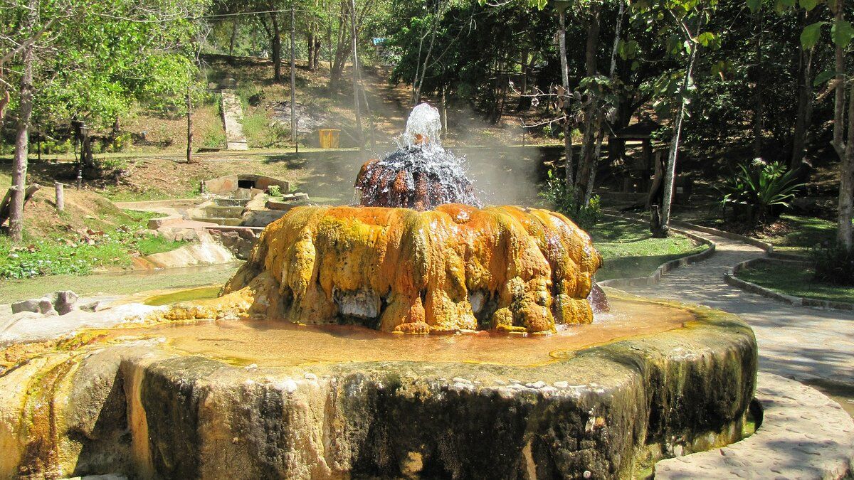Mae Ka Sa hot springs