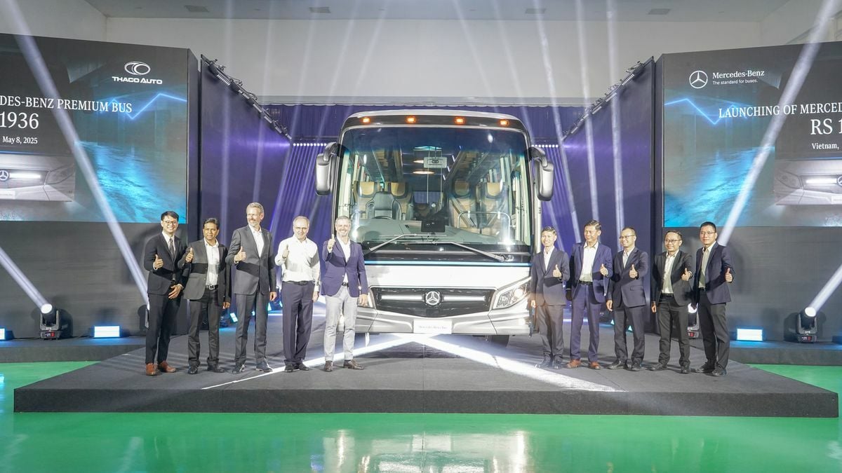 Mercedes-Benz bus shakes hands with THACO for assembly alliance