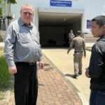 US lecturer wins appeal to remove EM bracelet