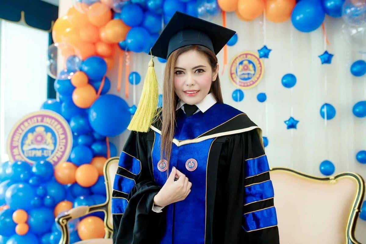 Senator faces Supreme Court over misleading PhD claims