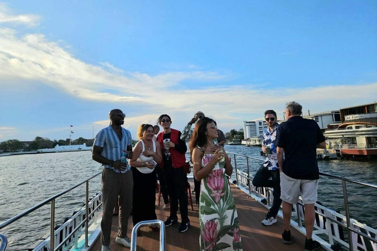 Unlimited Drinks, Iconic Views: Chao Phraya Booze Cruise | News by Thaiger