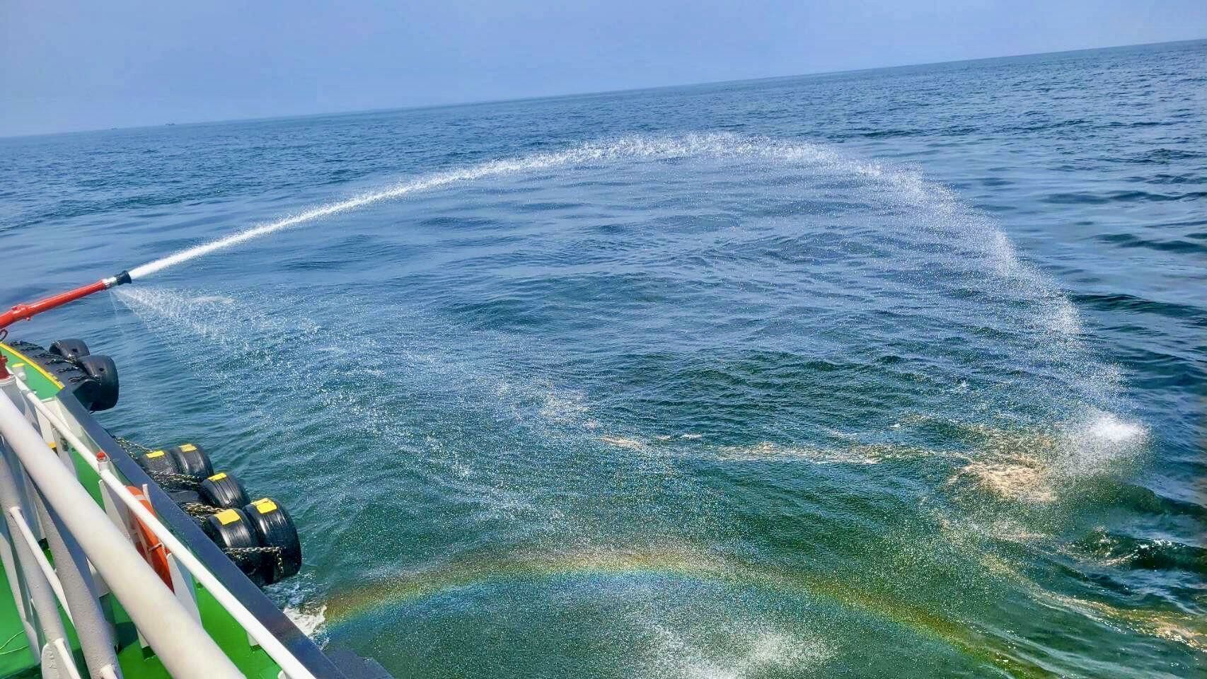 Chon Buri oil spill sparks swift cleanup effort | News by Thaiger