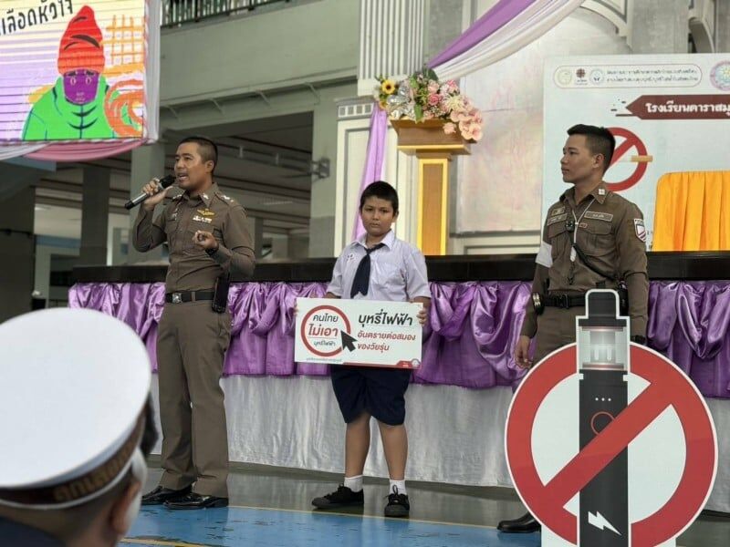 Phuket cops team up with school to fight drugs and helmet rebels | News by Thaiger