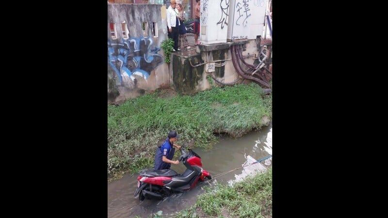 British tourist rescued after motorbike plunges into Patong canal | News by Thaiger