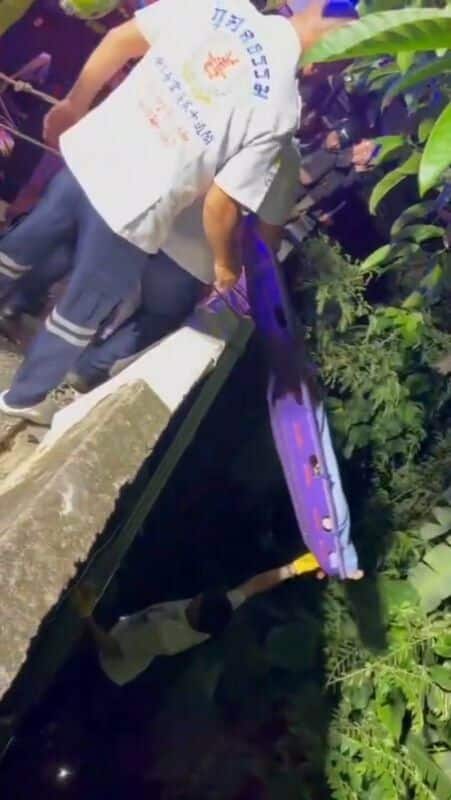 2 rescued from ravine after motorbike crash near Patong | News by Thaiger