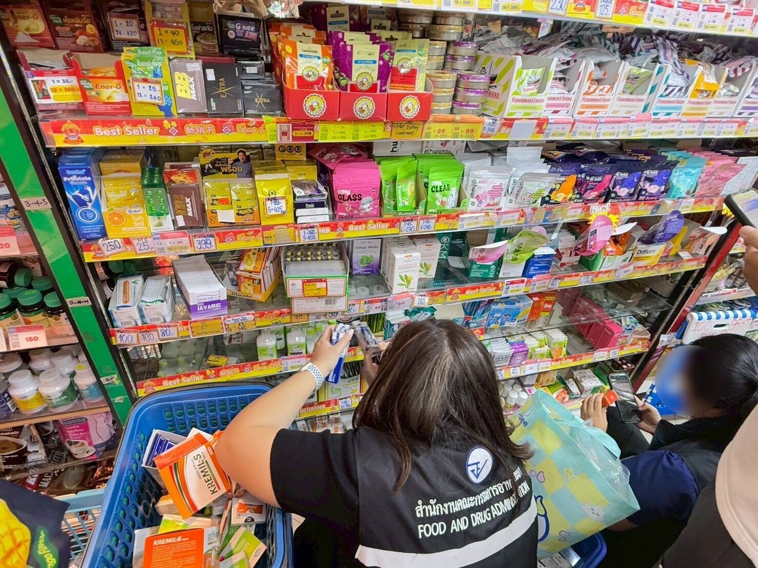 Bangkok minimarts busted for selling illegal drugs and herbs | News by Thaiger