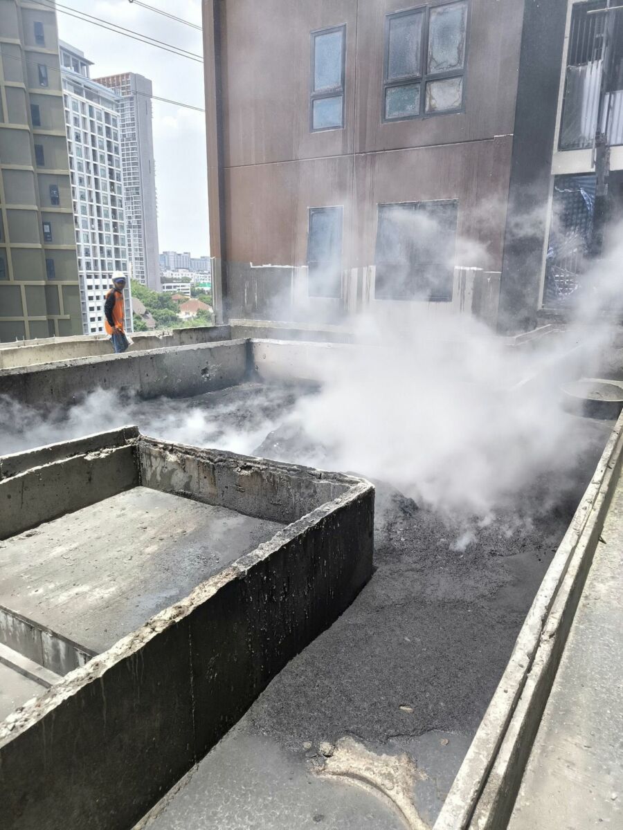 Fire breaks out on 8th floor of Bangkok construction site | News by Thaiger