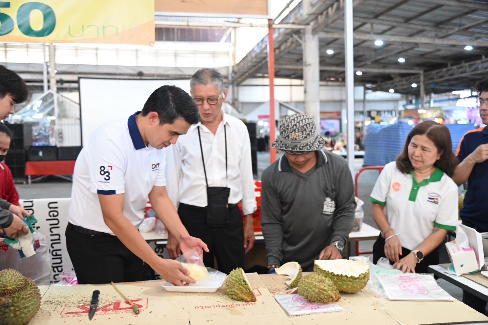 Thai Fruits Festival 2025 launched to boost domestic durian sales | News by Thaiger