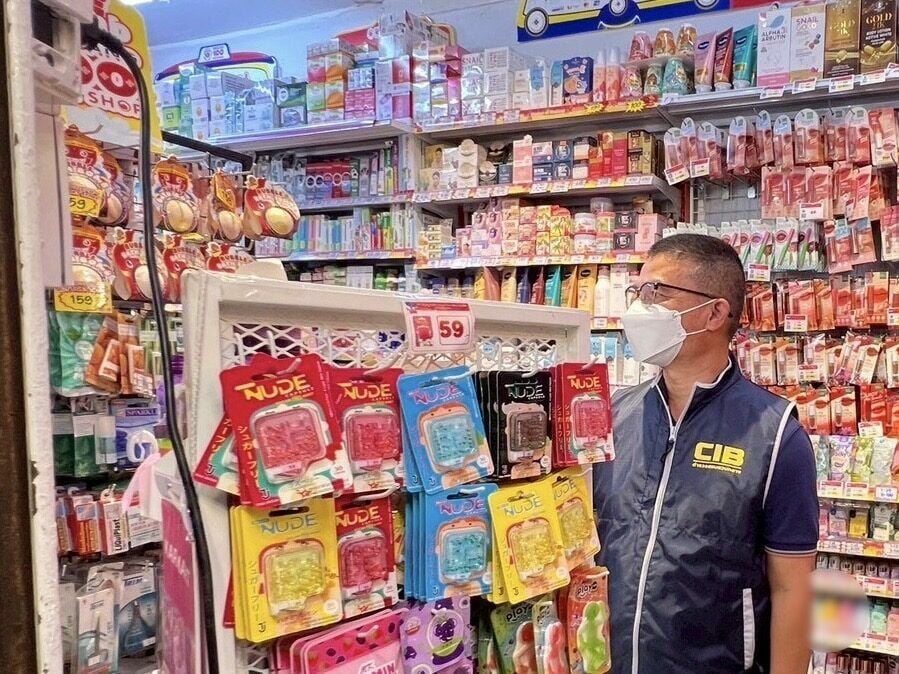Bangkok minimarts busted for selling illegal drugs and herbs | News by Thaiger