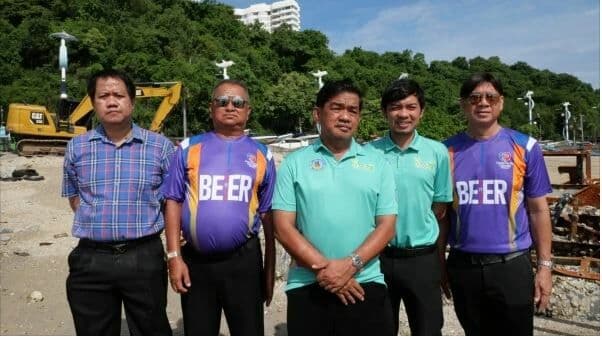 Pattaya deputy mayor leads cleanup of sunken docking buoys | News by Thaiger