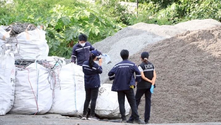 8,000 tonnes of illegal waste found in Prachin Buri factory raid | News by Thaiger