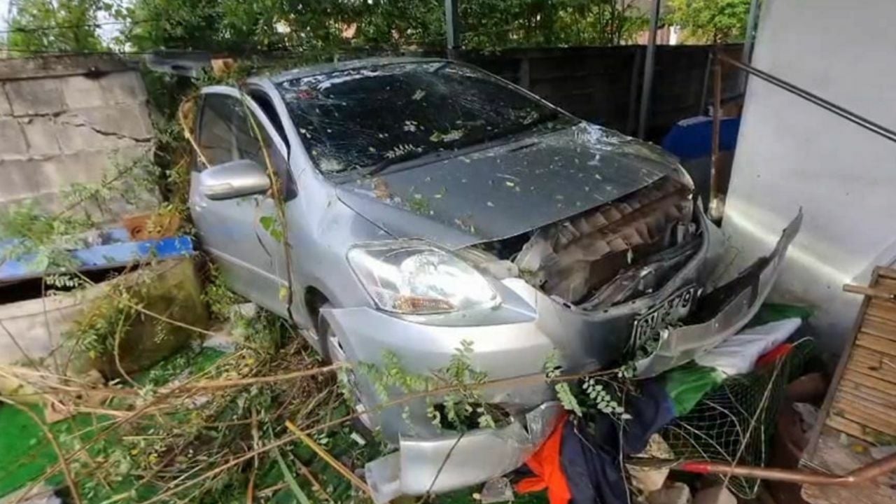 British man escapes after car crash in Udon Thani