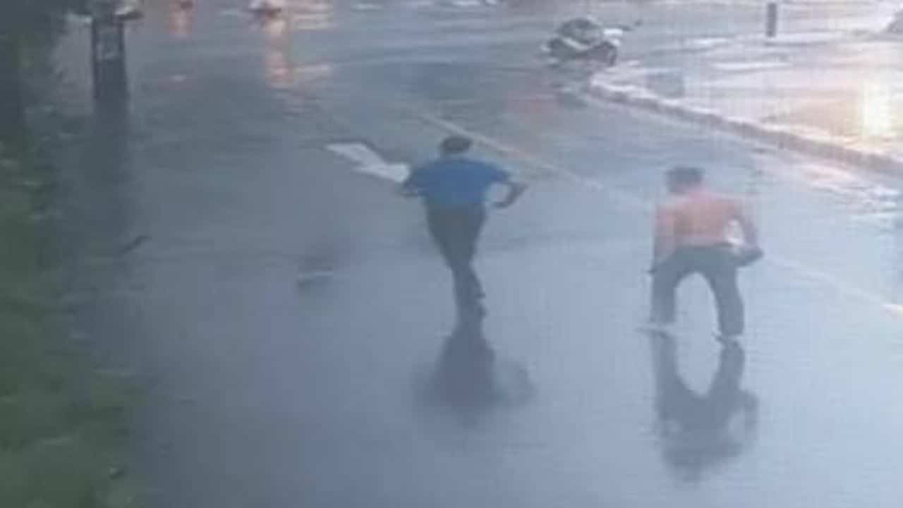 2 foreigners assault 2 Phuket guards after public urination dispute