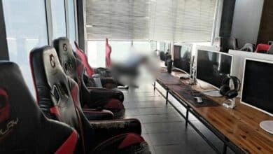Thai regular customer of Chon Buri Internet café dies on desk