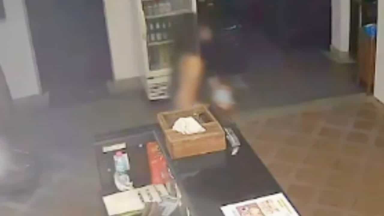 Thief suspected to be transwoman steals from Phuket resort