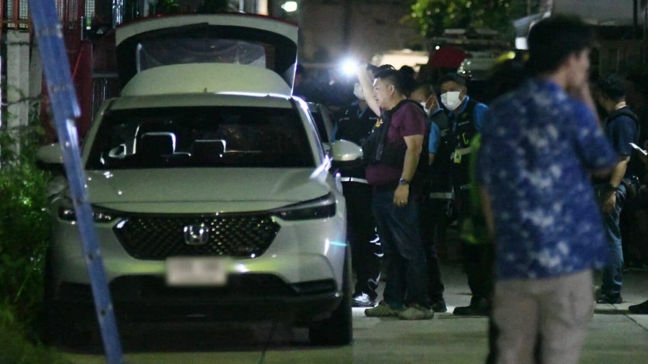 Thai man kills wife and leaves body in car with engine running