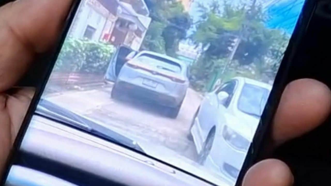 Thai man leaves ded body of wife in car with engine running