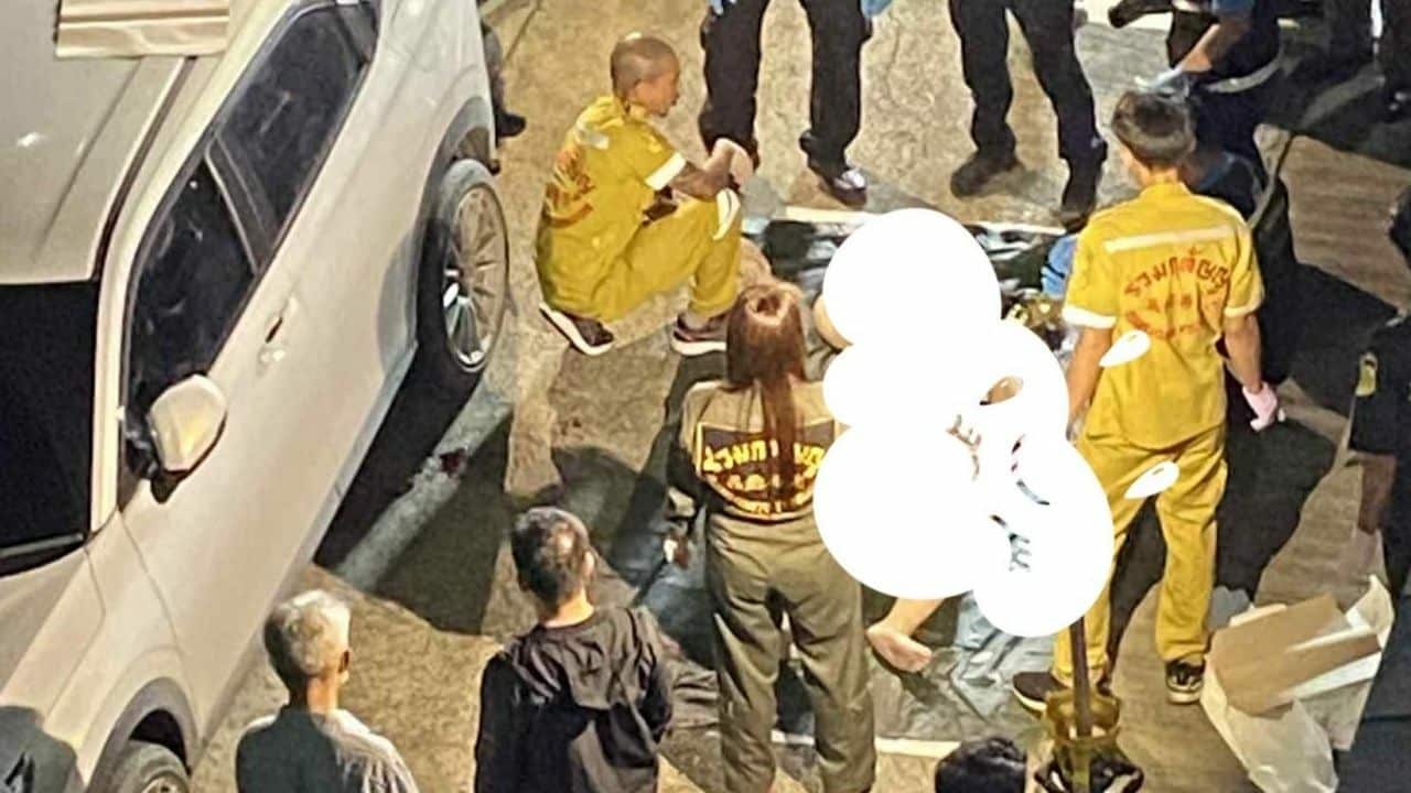 Thai man kills wife in car