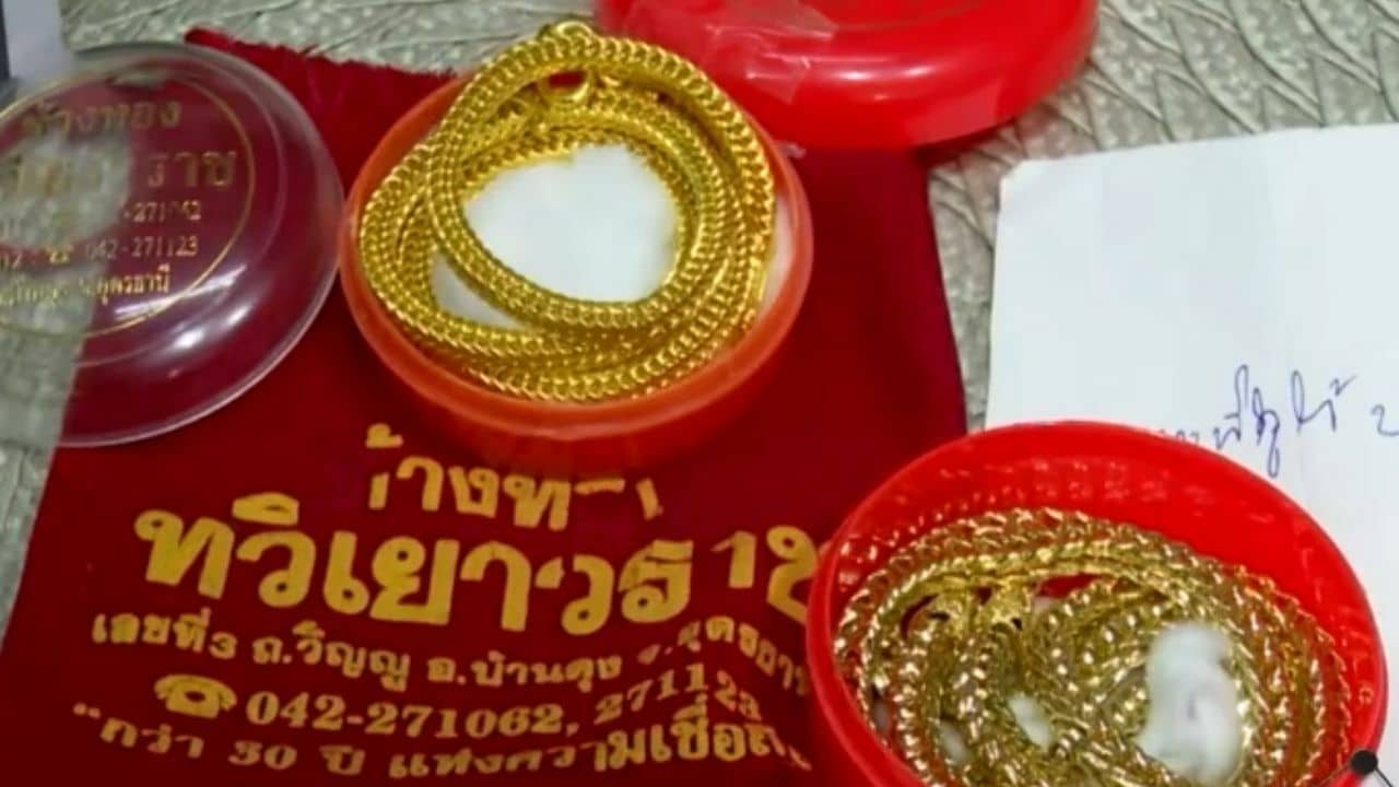 Thai man exchanges boyfriend's gold with fake one