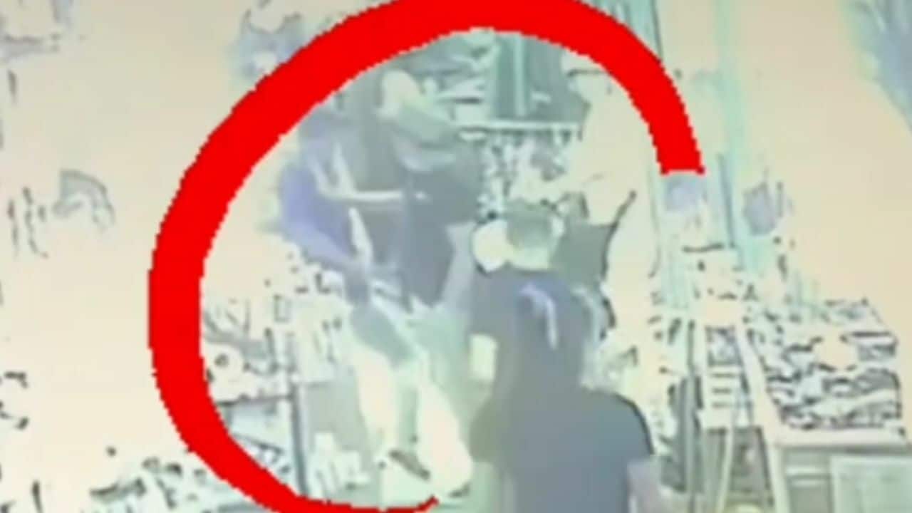 Thai actor caught on CCTV camea beginning the assaut on teenagers