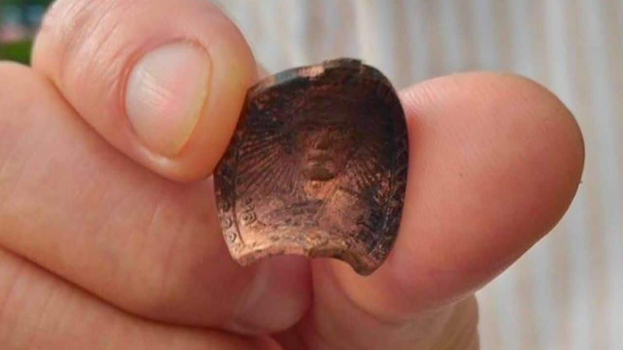 Buddhist amulet saves Thai man from shooting in Bangkok restaurant | Thaiger