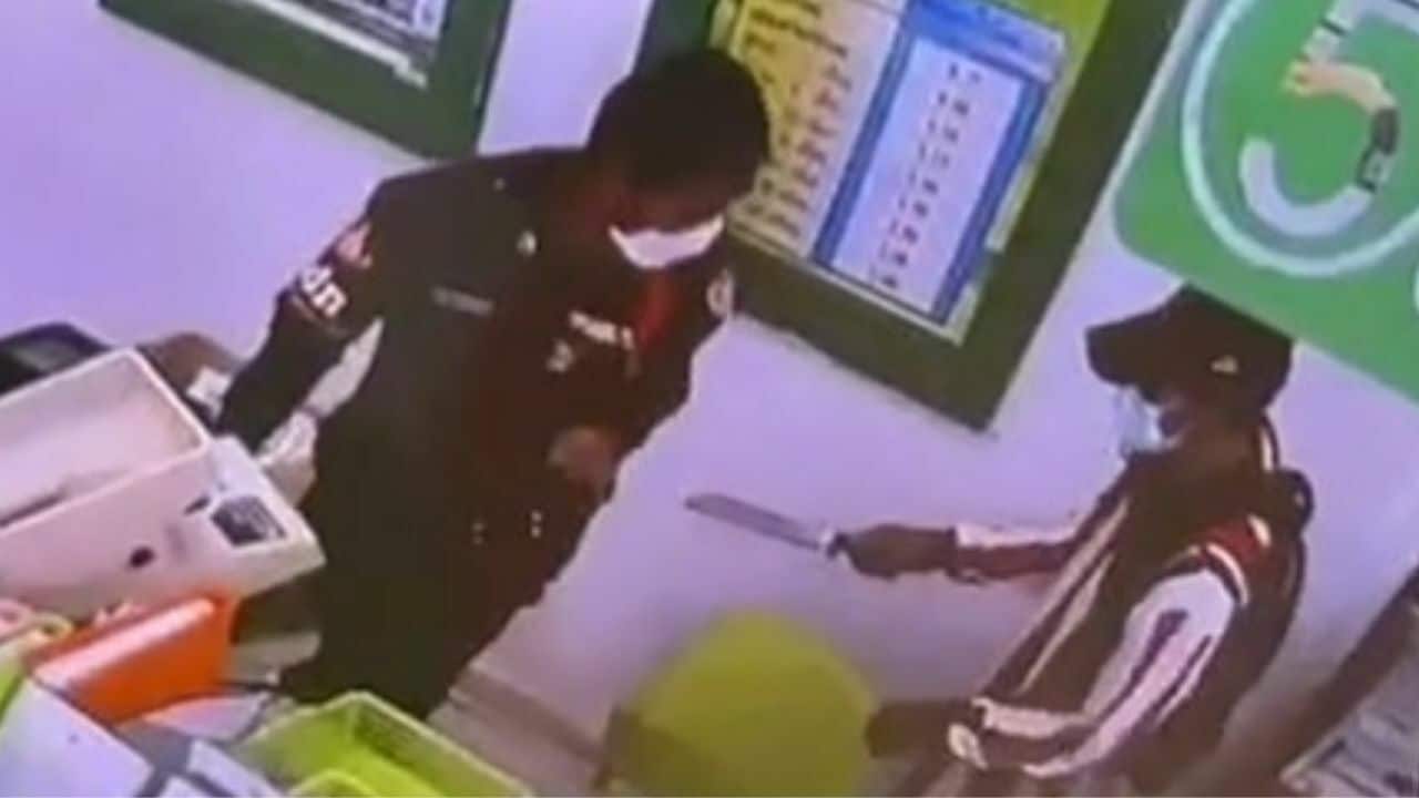 Bank robbery thwarted by brave security guard in Buriram