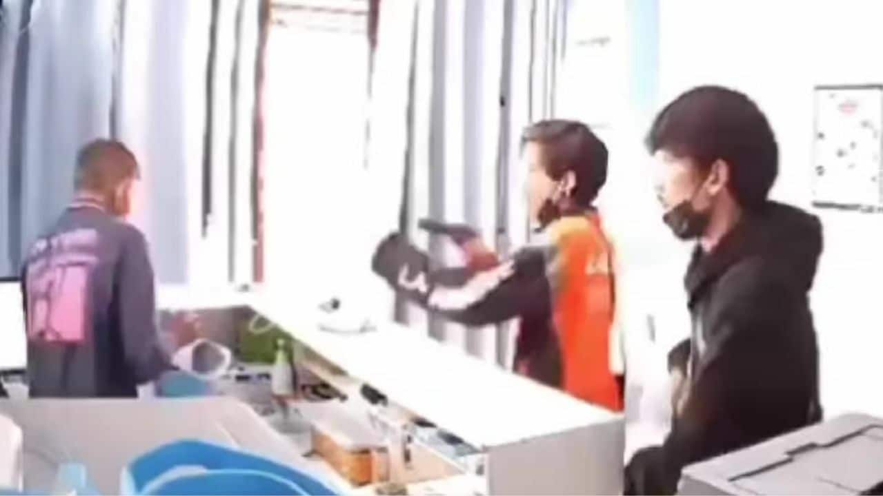 2 Thai men attack drug rehab clinic worker and steal prescription medicine