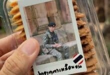 Heartfelt project: Thai photographer offers portraits and snacks to border soldiers