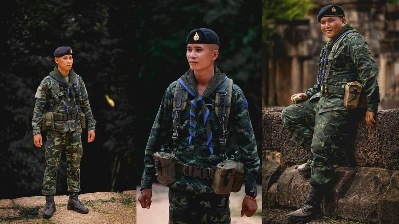 Thai photographer gives portraits and snacks as gifts for border soldiers