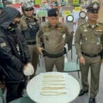 Thai man arrested minutes after stealing 1.3 million baht gold from Songkhla mall | Thaiger