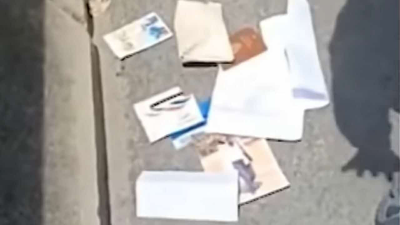 Cash and document dropped on Bangkok expressway