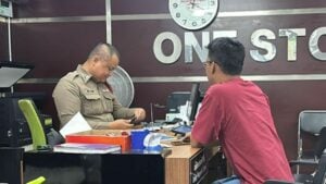 Shower-time heist: Indian man loses 20,000 baht in cash to Pattaya sex worker