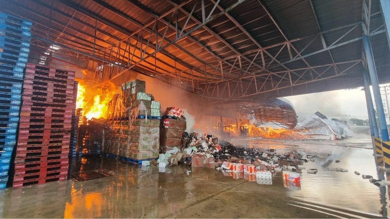 Fire at Saraburi paper factory claims 6 lives and leaves over 10 missing