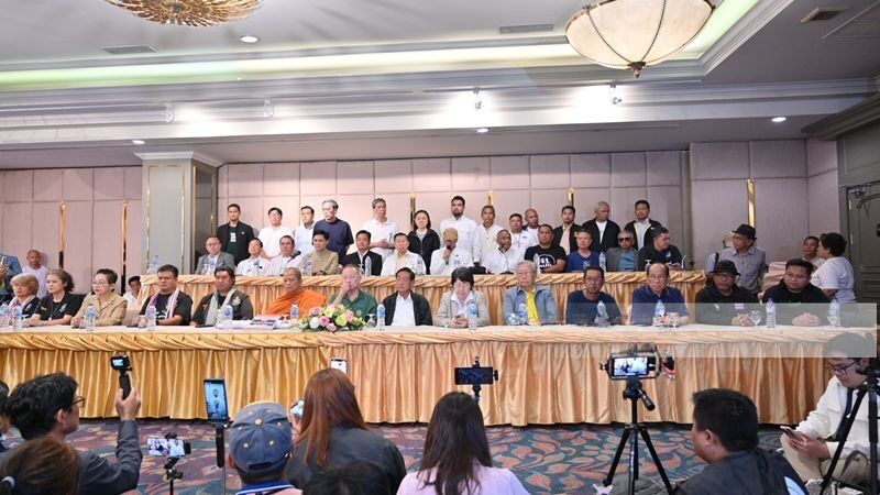 Thai activist calls mass protest to 'sink the boat' over PM scandal | News by Thaiger