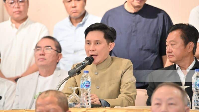 Thai activist calls mass protest to 'sink the boat' over PM scandal | News by Thaiger
