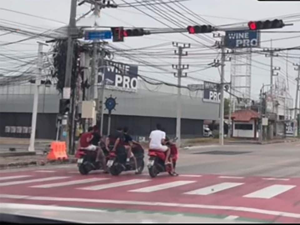 ‘Arabian racers’ return: Daylight street chaos rocks Pattaya again | News by Thaiger