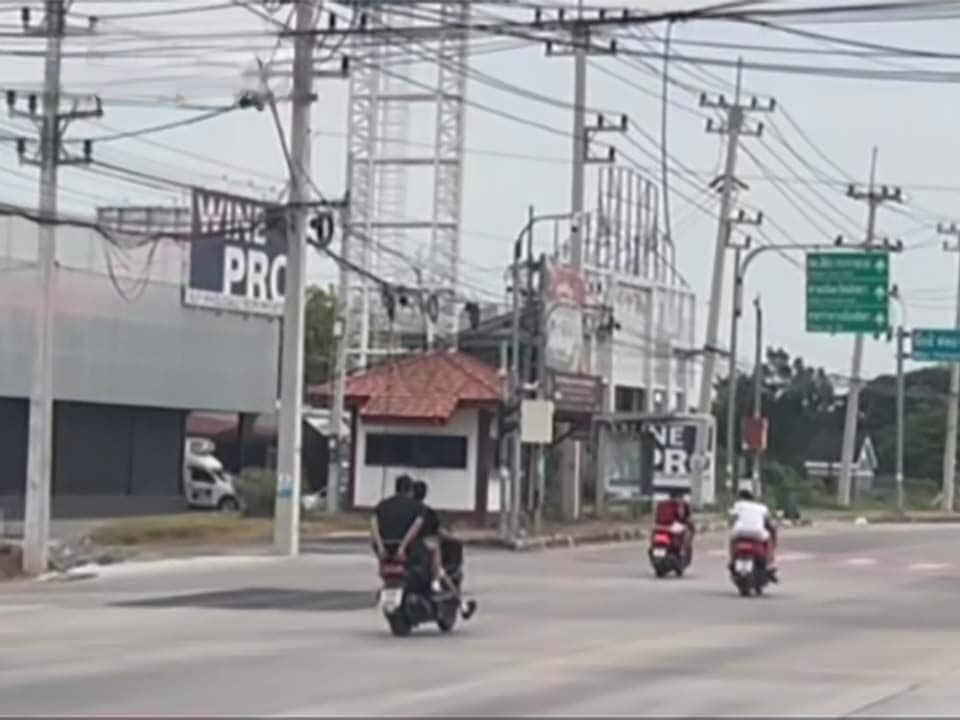 ‘Arabian racers’ return: Daylight street chaos rocks Pattaya again | News by Thaiger