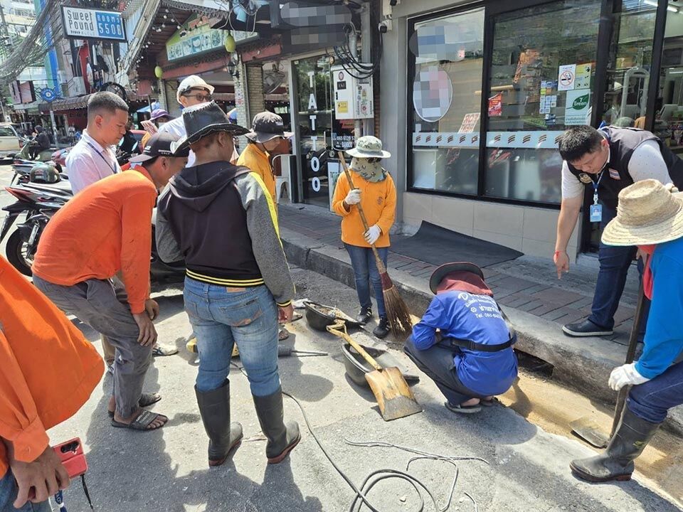 Pattaya cracks down on illegal ramps to tackle drainage issues | News by Thaiger