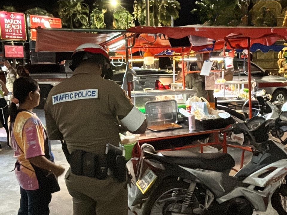 Pattaya’s crackdown: Vendors face fines as traffic chaos intensifies | News by Thaiger