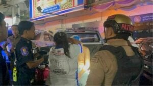 Fraudster mobbed in Pattaya after attempting iPhone scam