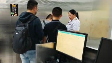Taiwanese trio busted at Thai airport for smuggling scam phones
