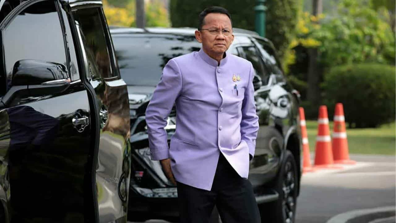 Health minister blasted over Thaksin hospital scandal meeting