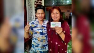 Khon Kaen woman strikes it rich with 6 million baht lottery win