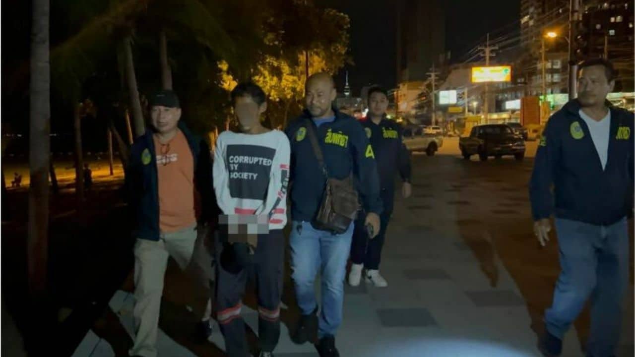 Busted: Pattaya beach thief caught hiding loot in bushes | News by Thaiger