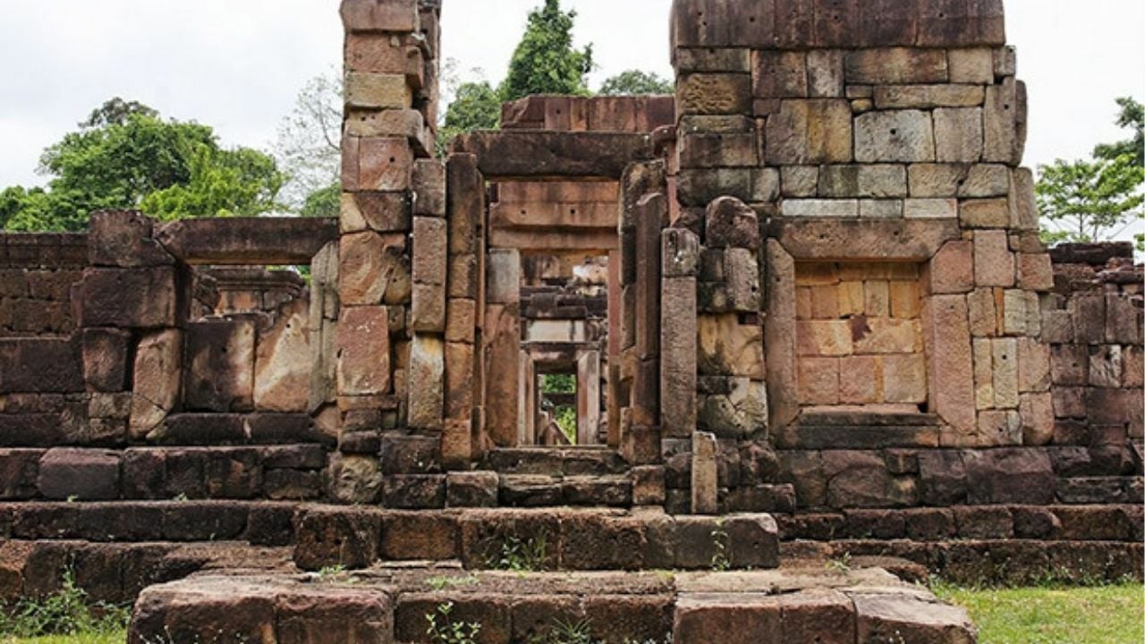 Thai military may close Surin temple amid border tensions